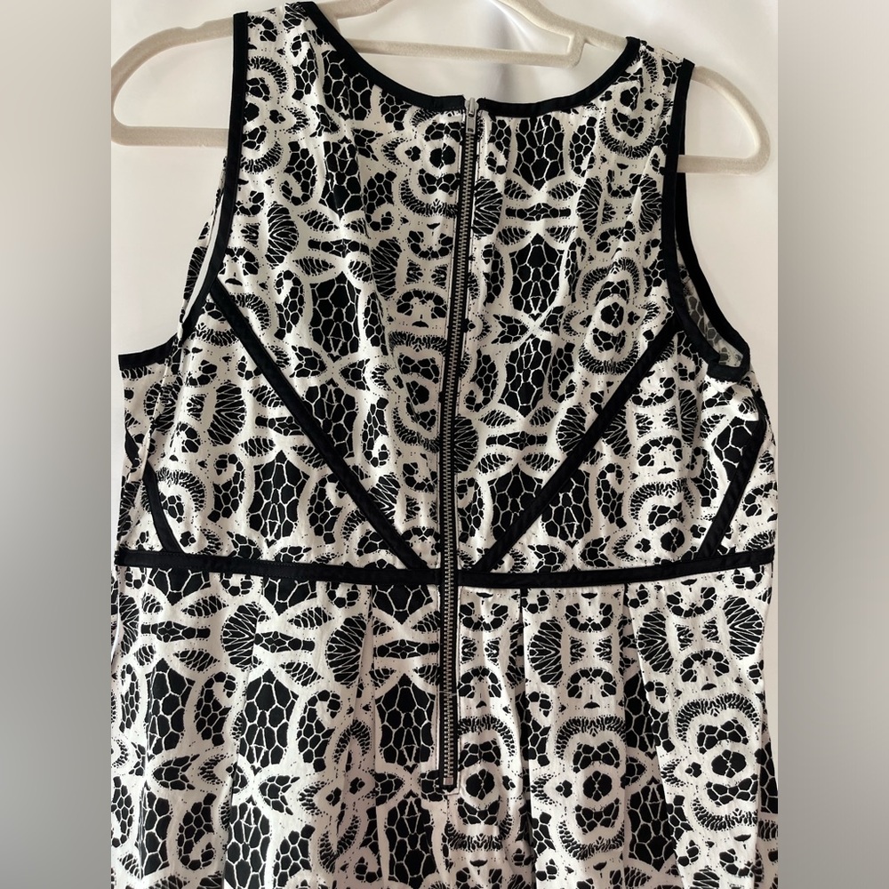 Motherhood Maternity - black and white detail dress - sz. L, brand new! - Picture 2 of 5
